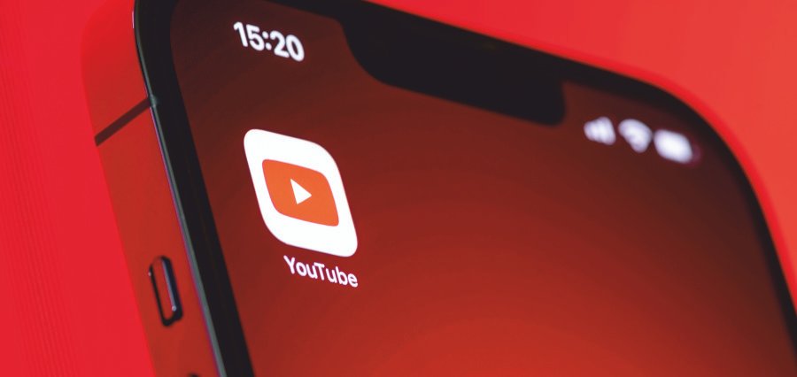 Read more about the article YouTube Creators Make £2.2bn Impact in UK, Gain Official Recognition